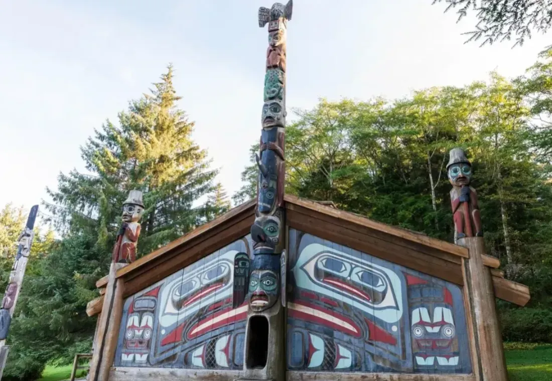 Clan House Tours