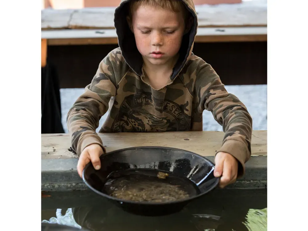Skagway Gold Panning Experience - 5