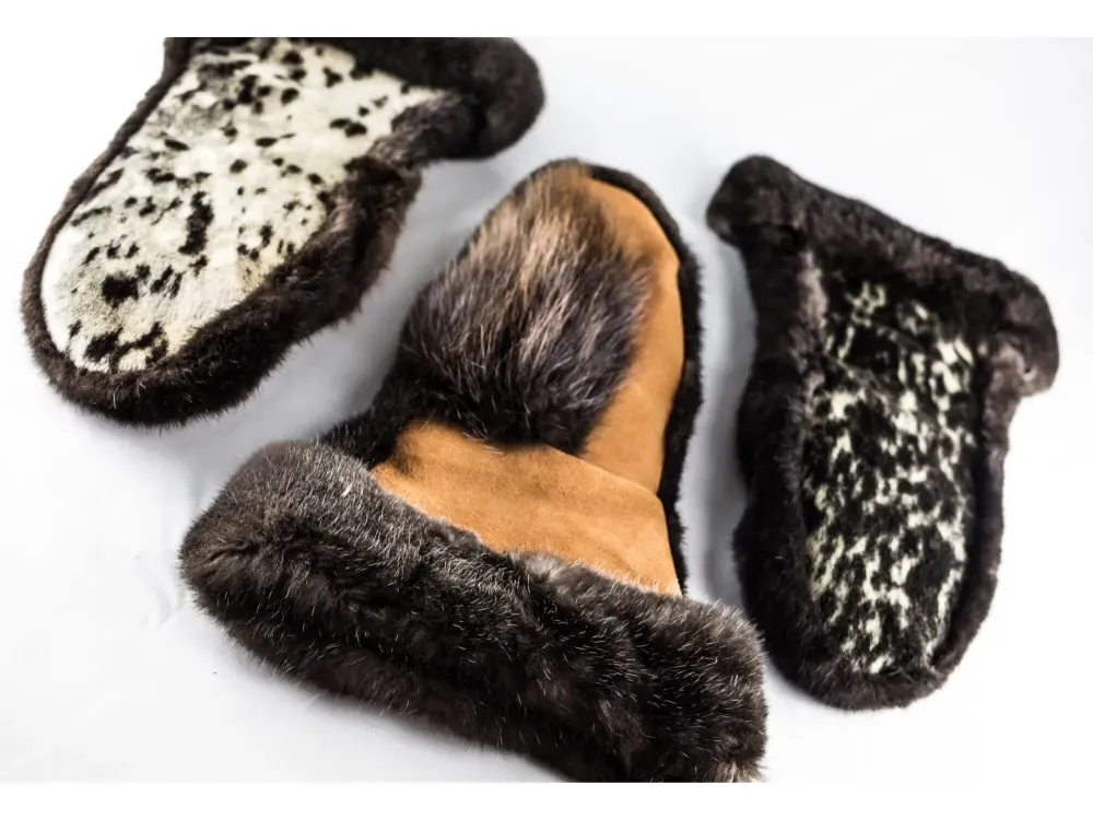 Custom Gauntlet-Style Mittens - 3