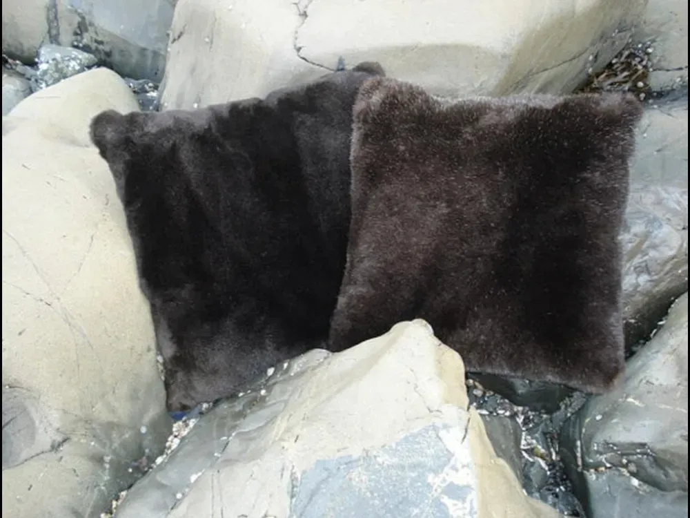 Sea Otter Fur Throw Pillow - 3