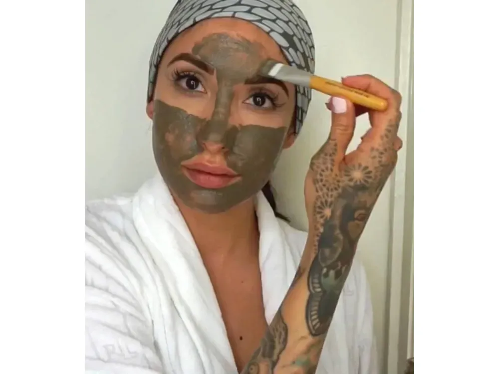 luxurious Facial Mask Application Brush - 2