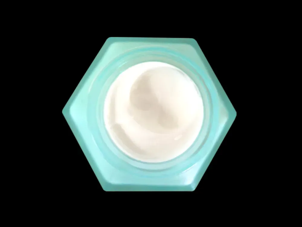 protect&defend Squalane + Hyaluronic Restore Cream - 1