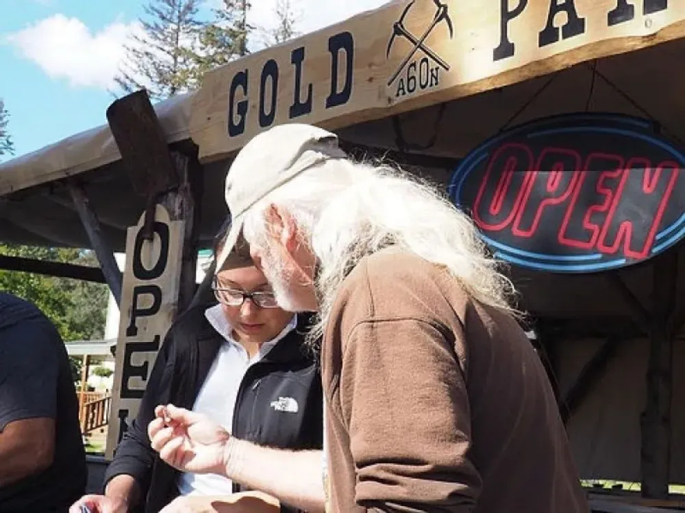Gold Panning at Clear Creek and Exit Glacier Nature Hike Combo - 4