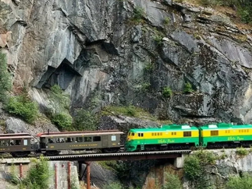 7 Hour Ride the Rail/Emerald Lake Combo - 3