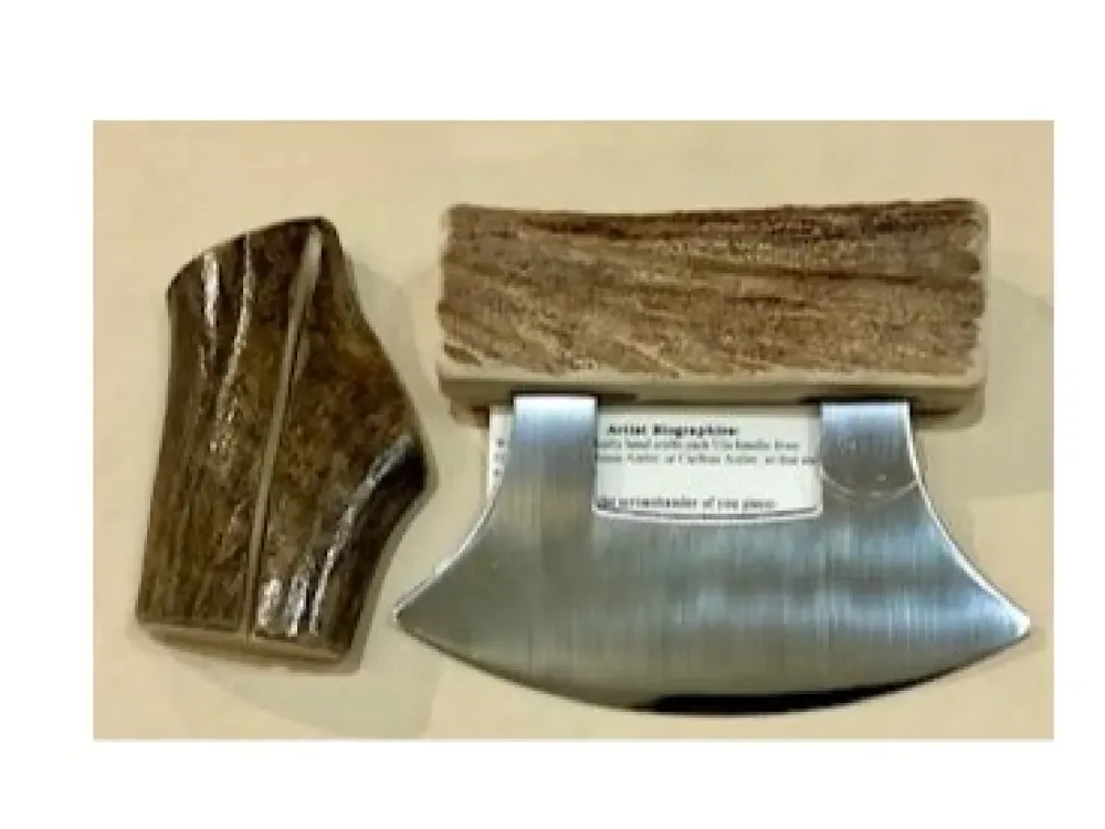 "Bear Design" Scrimshaw Antler Ulu Knife - 2