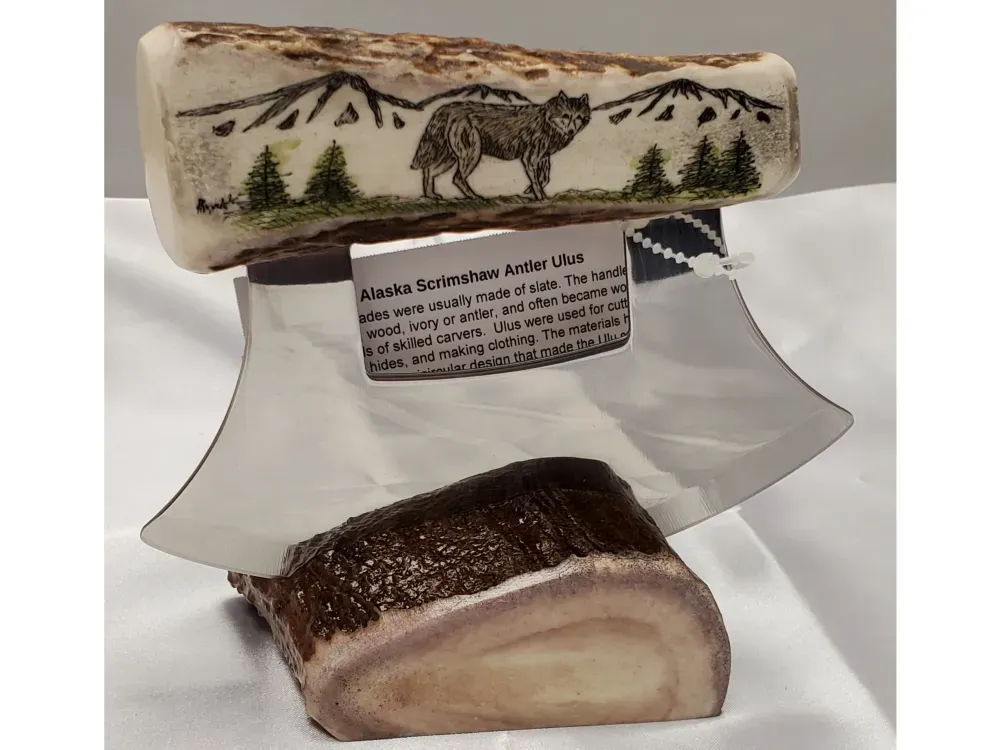 "Wolf Design" Scrimshaw Antler Ulu Knife - 1
