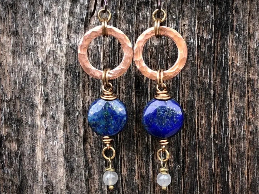 Copper Wide Hoop Earrings With Blue Chrysocolla And Labradorite. - 3