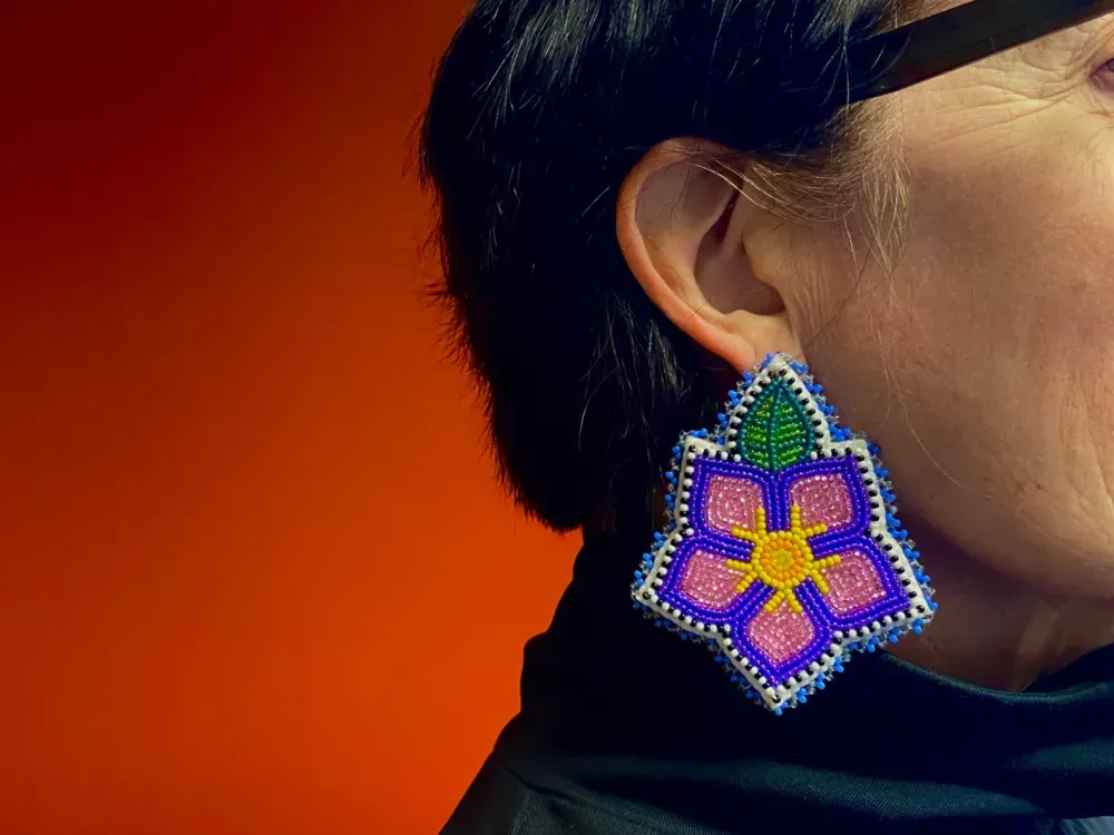 Five Pointer Beaded Flower Earrings - 2