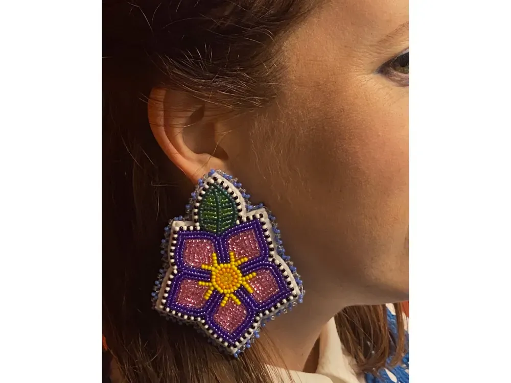Five Pointer Beaded Flower Earrings - 3