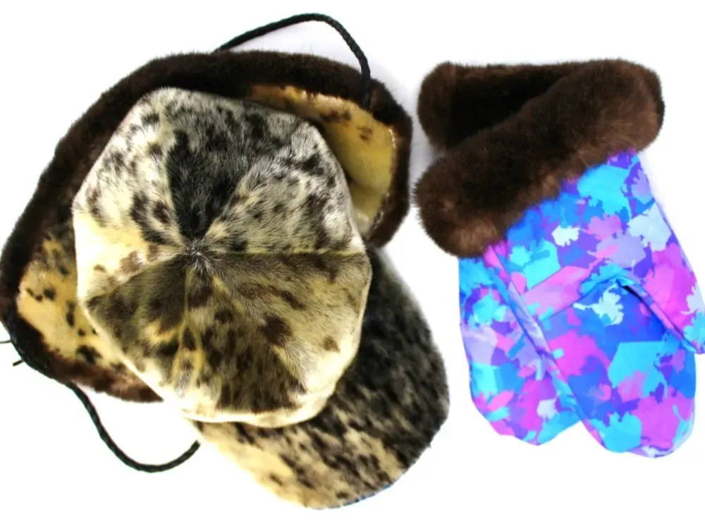 Camo Alaska Mittens with Sea Otter Trim - 4