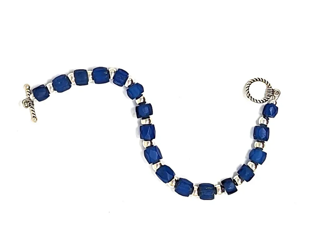 Blue Trade Bead Bracelet With Roped Clasp - 1