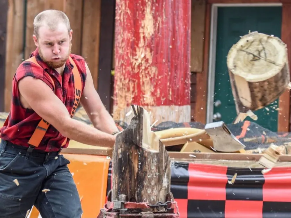 Great Alaskan Lumberjack Show - 3