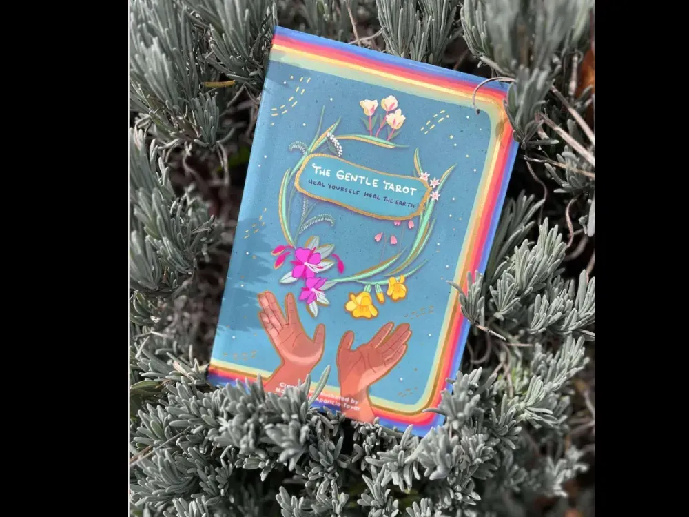 The Gentle Tarot Pocket Deck - 2