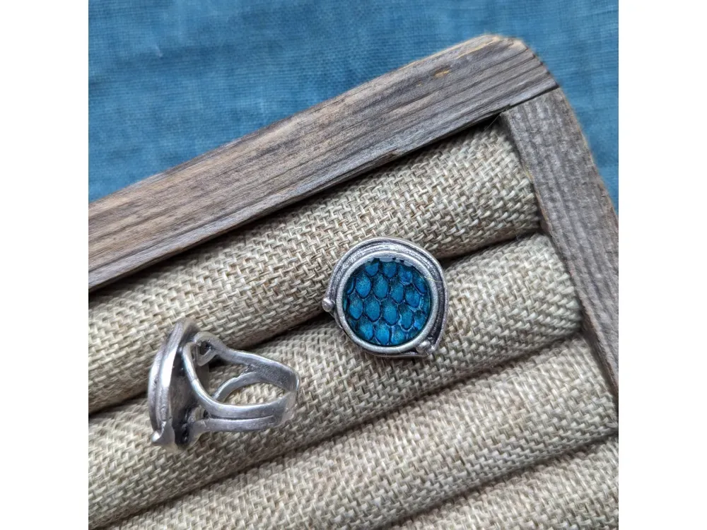 Round Embellished Adjustable Ring - 2