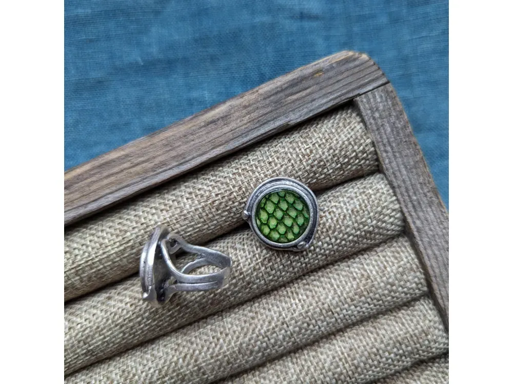 Round Embellished Adjustable Ring - 3