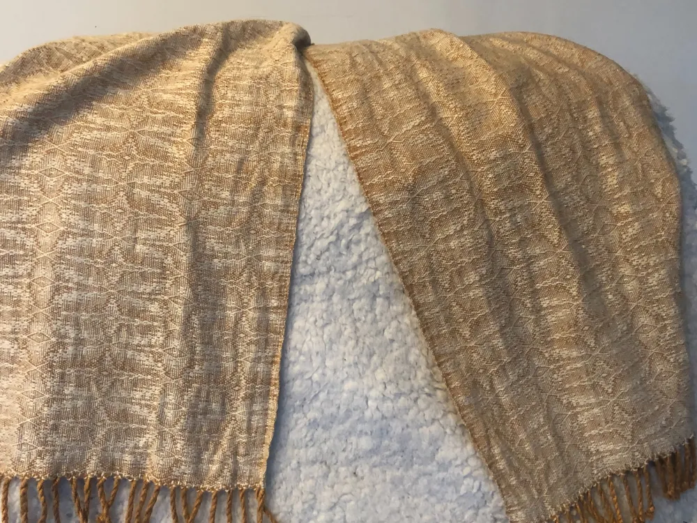 Hand-woven scarves - 2
