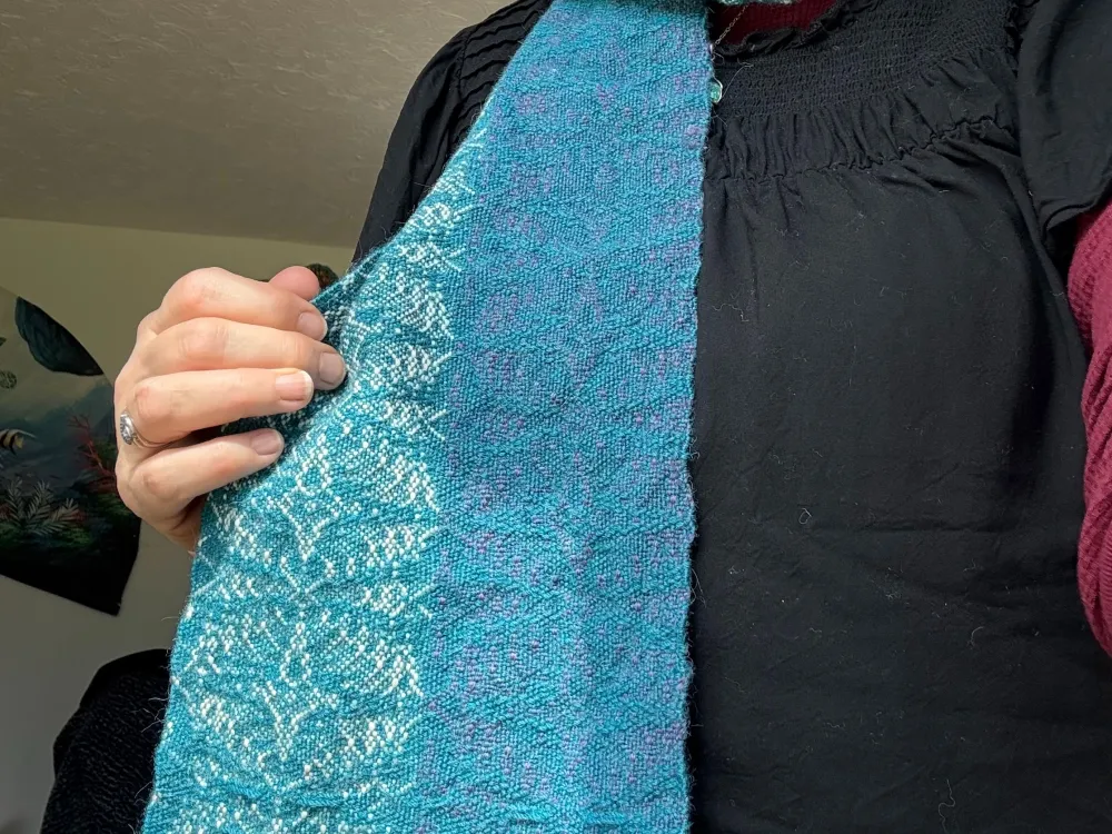 Hand-woven scarves - 1
