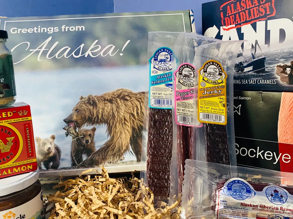 Alaska Sampler Land & Sea Gift Box - 1