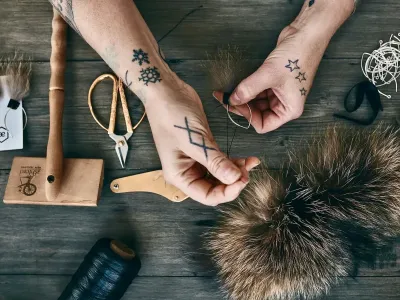 Choosing the Perfect Alaskan Jewelry Gift: A Holiday Shopping Guide