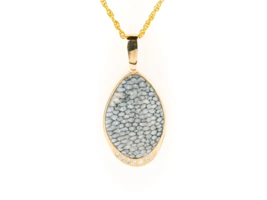 Alaska Sea Coral Oval Shaped Pendant With Seven White Diamonds