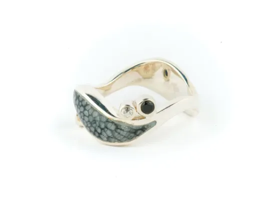 Alaska Sea Coral Ladies Wave Ring With 4 Stones