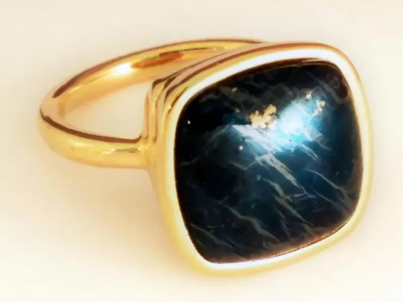 Star of Alaska Ladies Stacking Ring with Large Stone