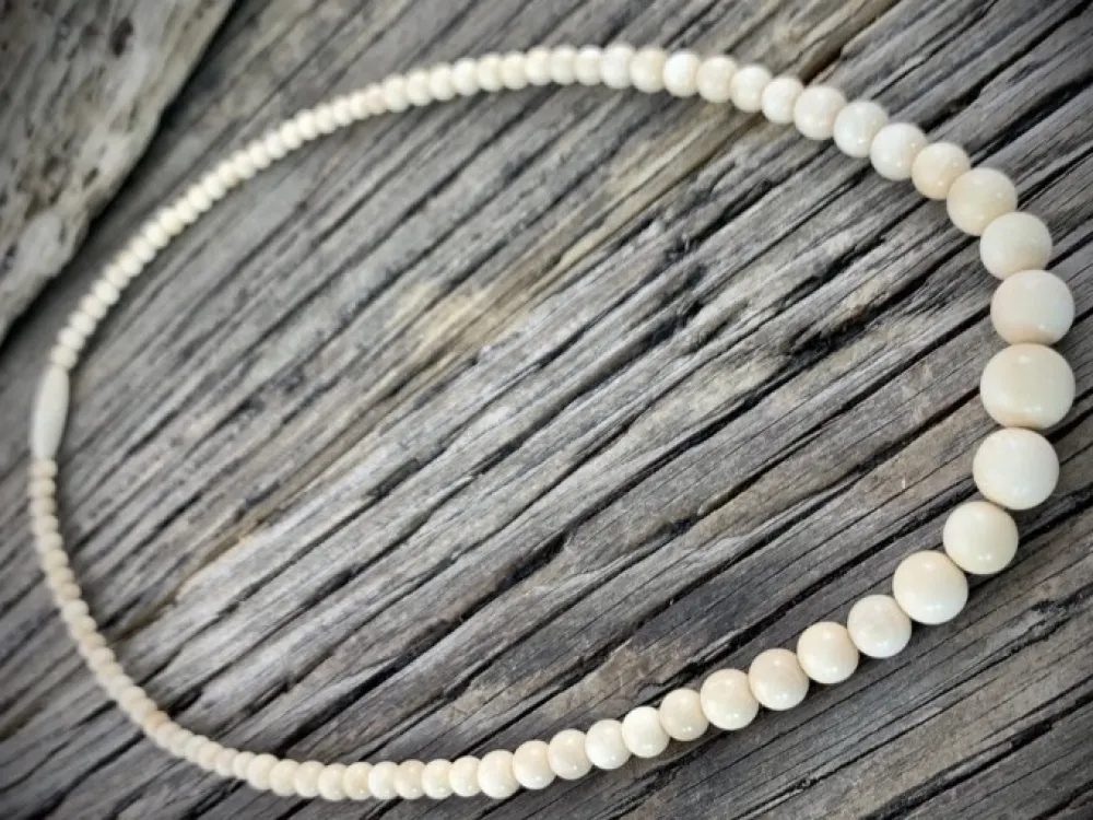 ★SENTIMENTS★ NO.499 [IVORY] NECKLACE 4 to 10 mm Graduated Mammoth Ivory Necklace | Voyij.com