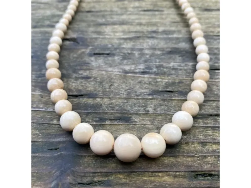 ★SENTIMENTS★ NO.499 [IVORY] NECKLACE 4 to 10 mm Graduated Mammoth Ivory Necklace | Voyij.com