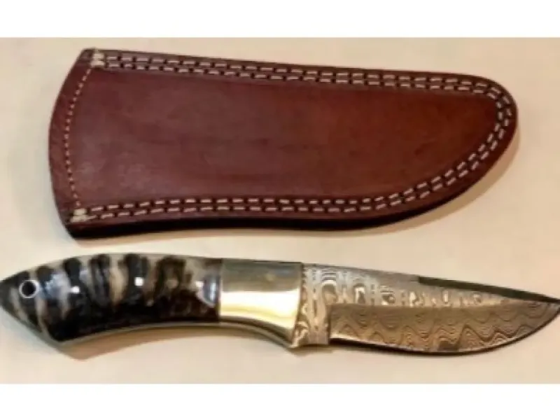 Ram’s Horn Damascus Blade Knife