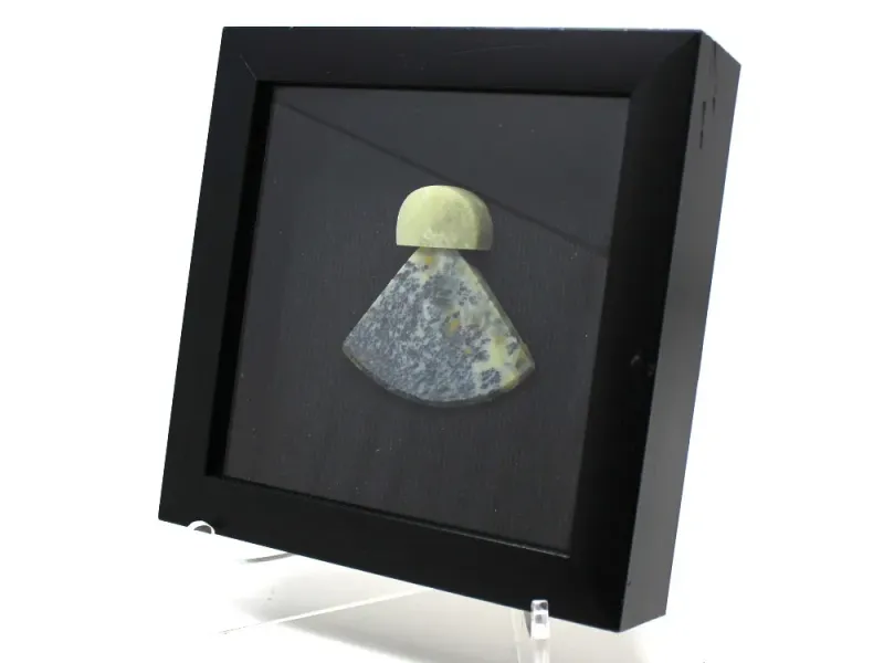 Framed Stone Ulu