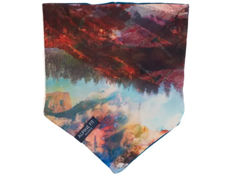 Made in Alaska Mountain V Fleece Neck Warmer