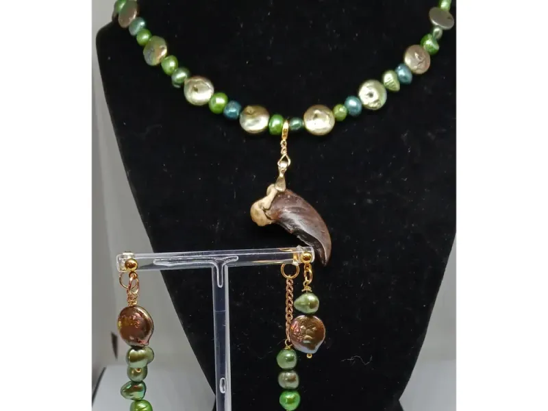 Pearls and bear claw