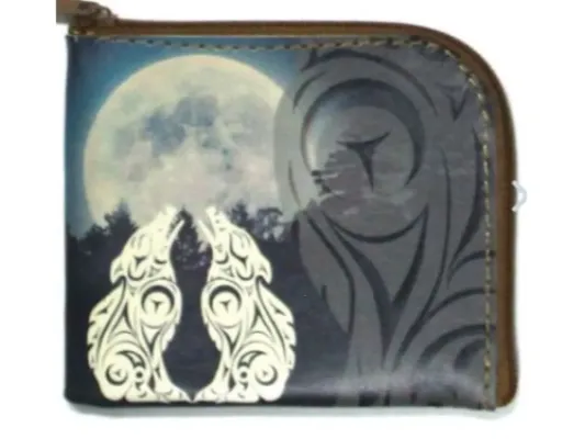 Coin Purse – Wolves by Darrell Thorne