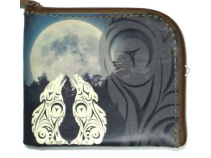 Coin Purse – Wolves by Darrell Thorne