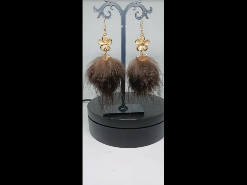 Mahogany beaver pom with gold plumeria
