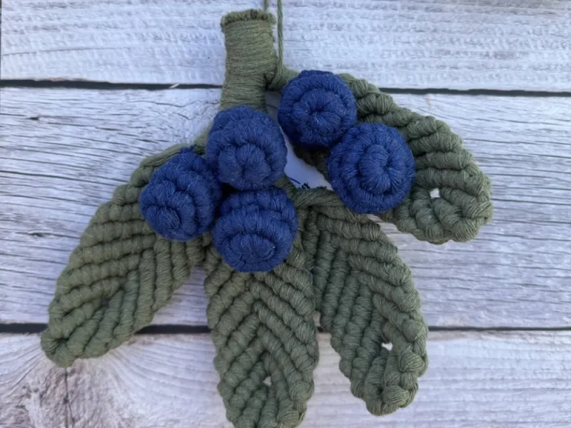 Macramé Berry bunch