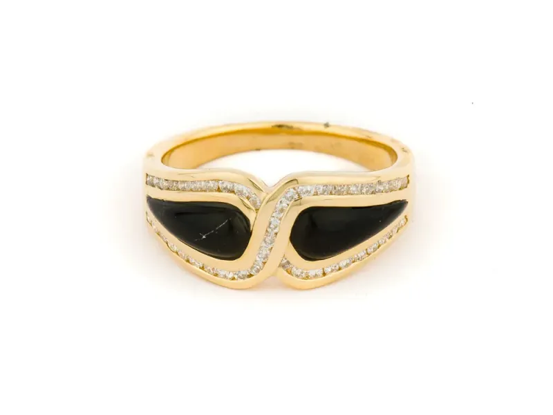 Alaska Black Petrified Wood Ladies Ring With White Diamond Interlacing Border