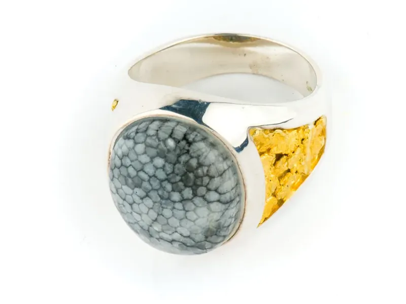 Alaska Sea Coral Men's Oval Ring With Side Nuggets